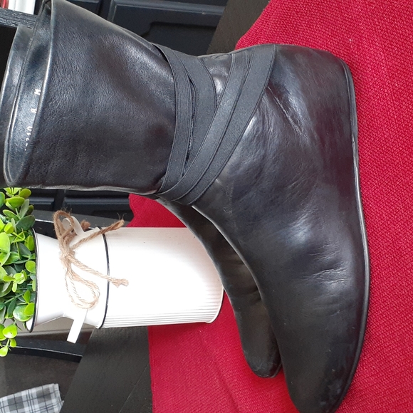 STUART WEITZMAN BOOTIES - Picture 1 of 11